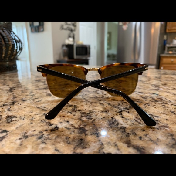 Ray-Ban Brown lens, tortuous shell frame - Picture 3 of 3